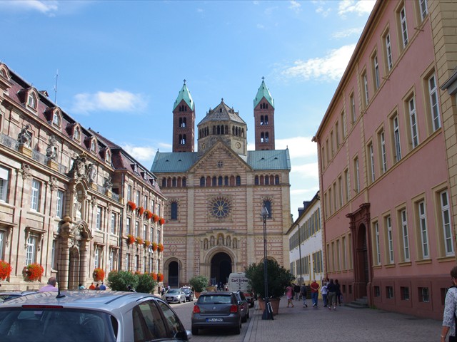 23-Speyer main street-view to Dom