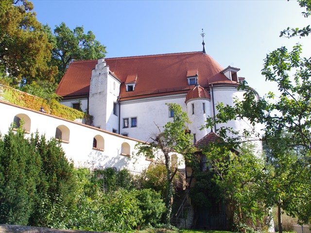 Castle - Knights Quarters and gate